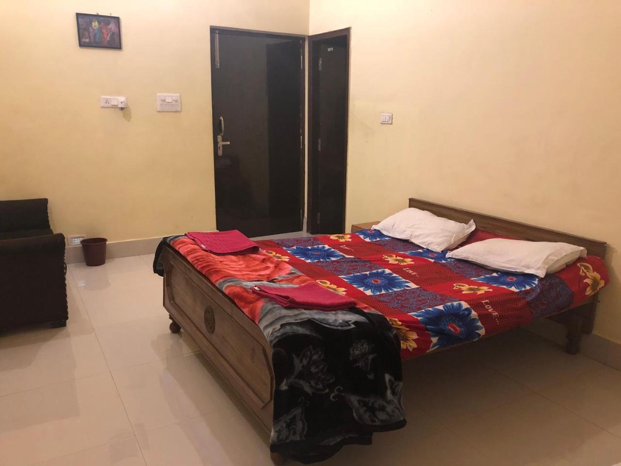 Gangotri Paying Guest House - Varanasi — Photos 1